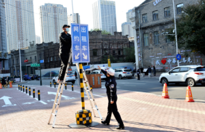 火线救援50余起、持续畅通生命通道、施划泊位2.1万个……冰城交警绘就温馨“民生答卷”